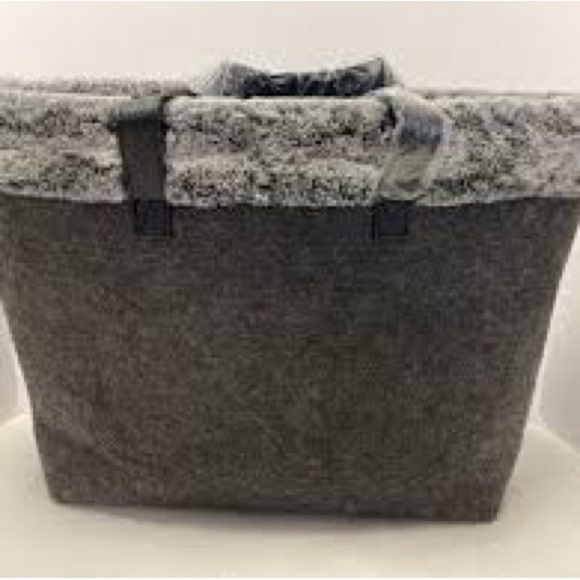 Barnes & Nobles Gray Faux Fur Tote Bag - Picture 4 of 4
